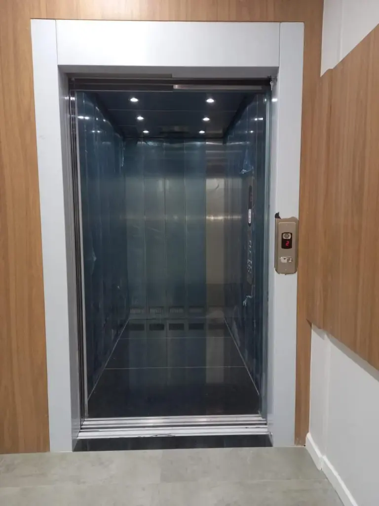 elevador comercial